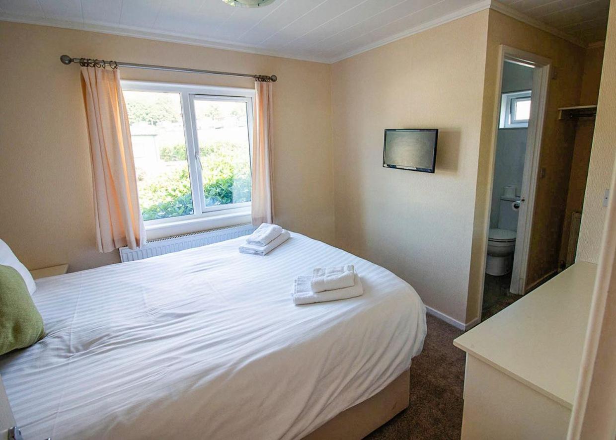 Penrhos Park Otel Llanrhystyd Dış mekan fotoğraf