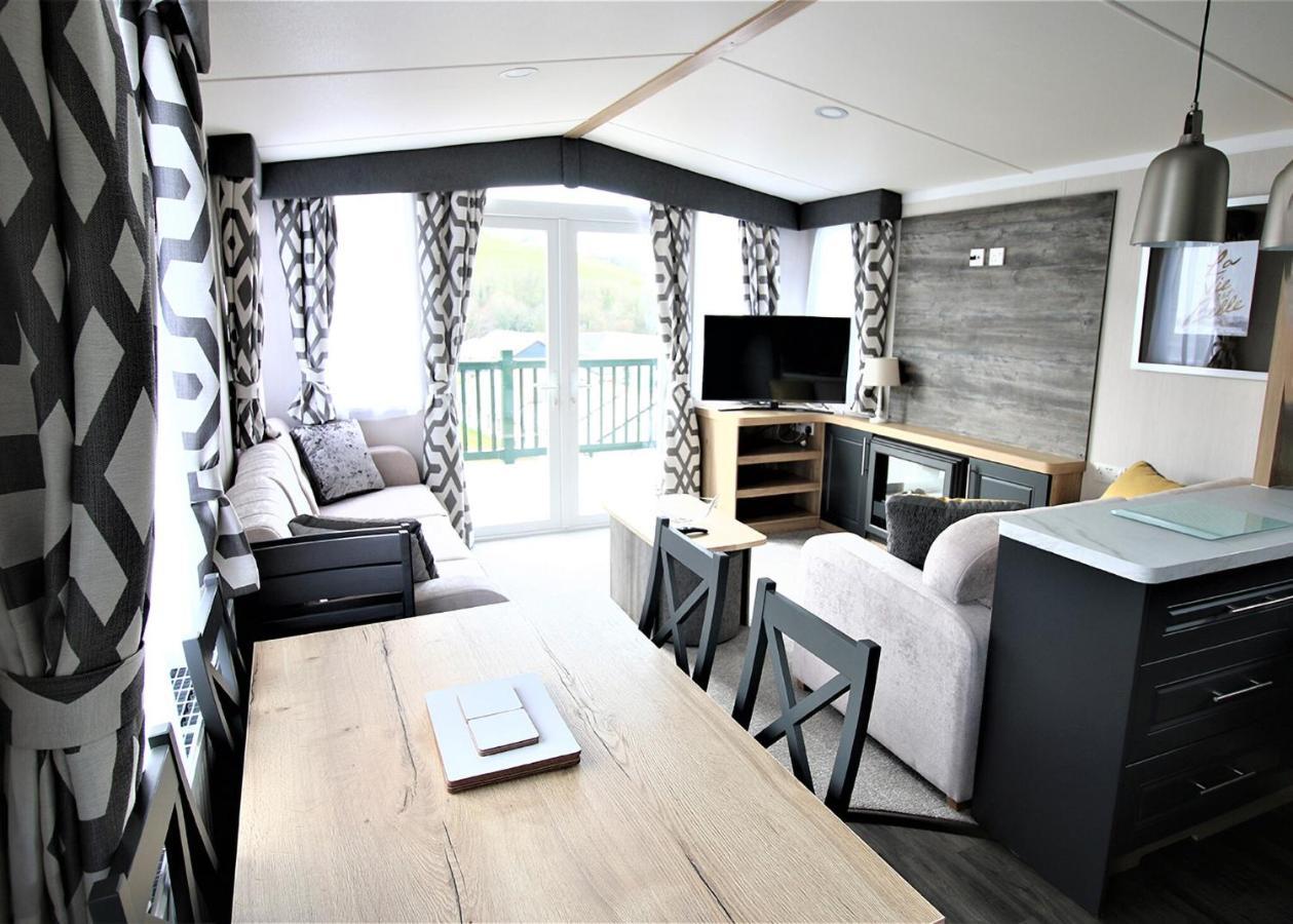 Penrhos Park Otel Llanrhystyd Dış mekan fotoğraf